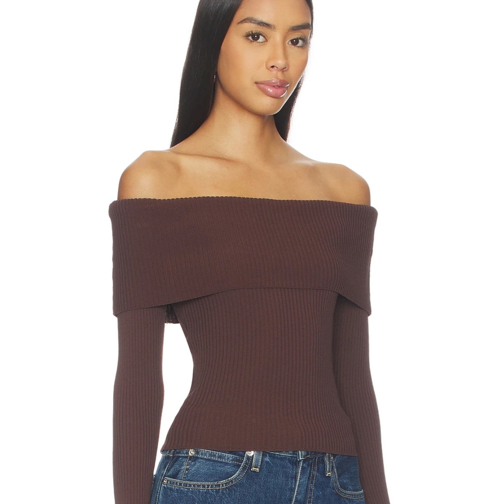 Off-Shoulder Brown Ribbed Top - Picture 3 of 3